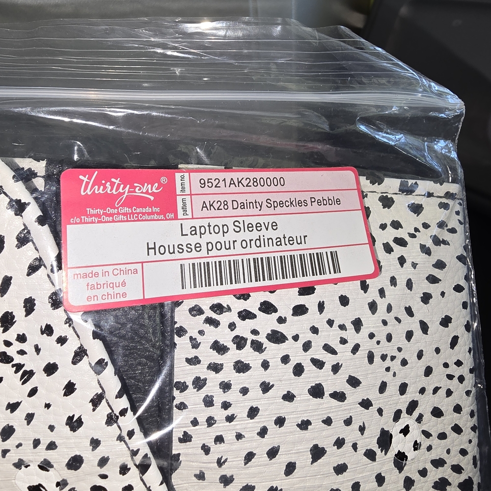 Thirty-One Dainty Speckles Pebble Laptop Sleeve
